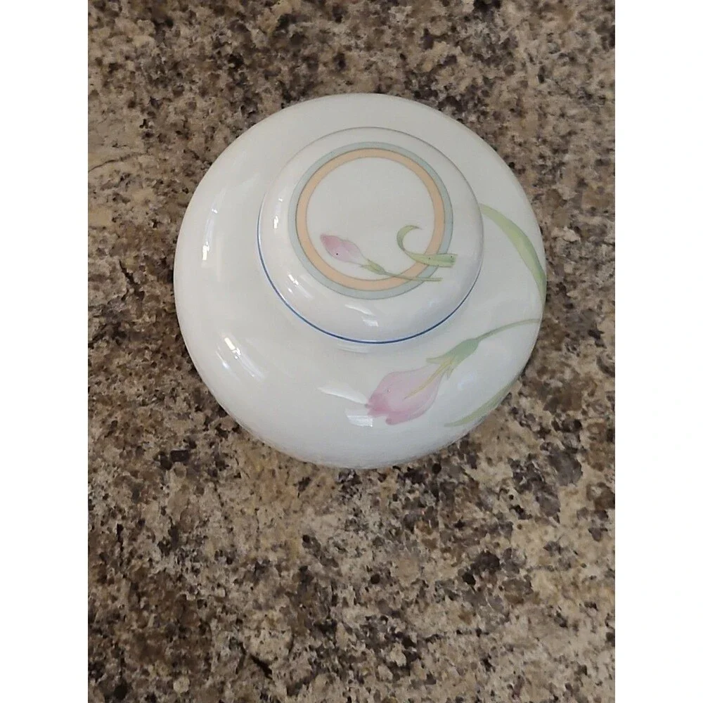 Vintage Chinoiserie Ginger Jar With Lid White with Purple & Pink Flowers